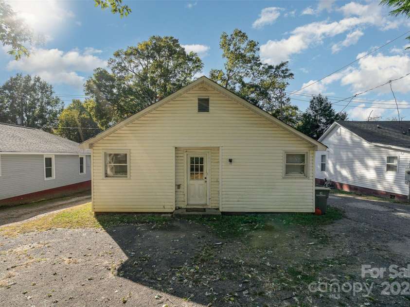 807 Klondale Avenue, Kannapolis, NC 28081.  MLS# CAR4192957, YatesRealty ID 2858. 