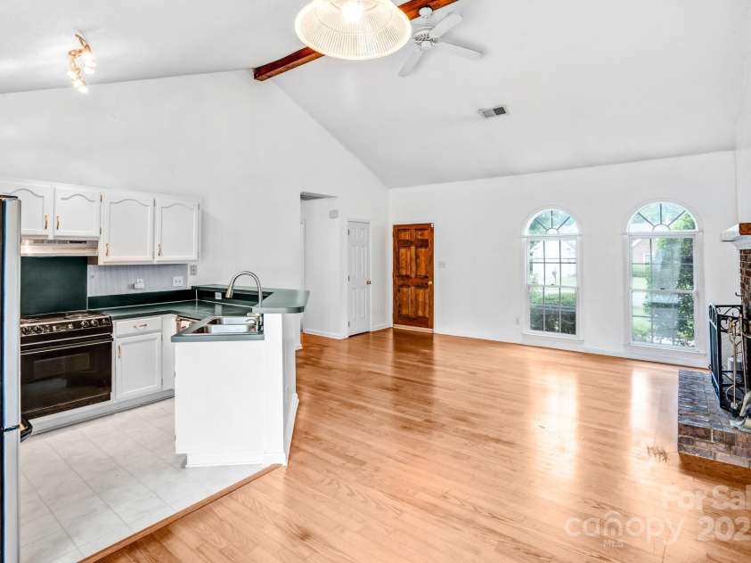 8901 English Saddle Lane, Charlotte, NC 28273.  MLS# CAR4261455, YatesRealty ID 28580. 