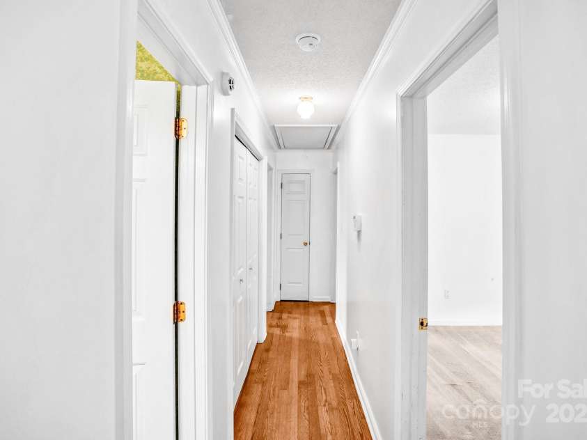 8901 English Saddle Lane, Charlotte, NC 28273.  MLS# CAR4261455, YatesRealty ID 28580. 