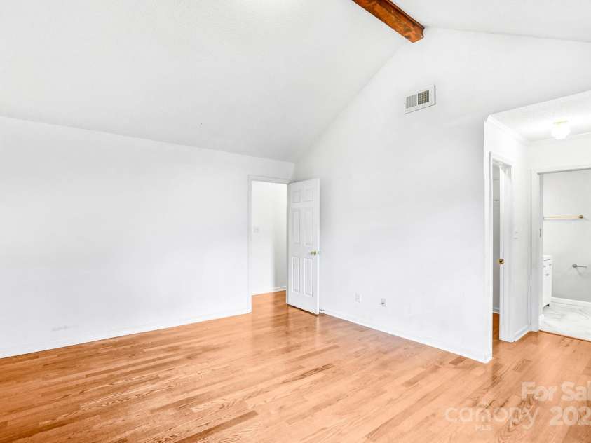 8901 English Saddle Lane, Charlotte, NC 28273.  MLS# CAR4261455, YatesRealty ID 28580. 