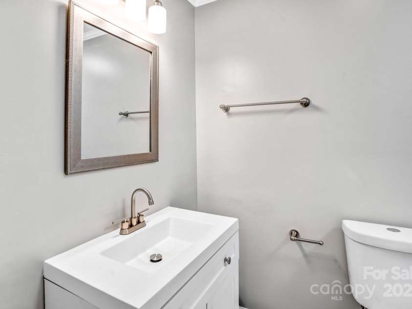 8901 English Saddle Lane, Charlotte, NC 28273.  MLS# CAR4261455, YatesRealty ID 28580. 