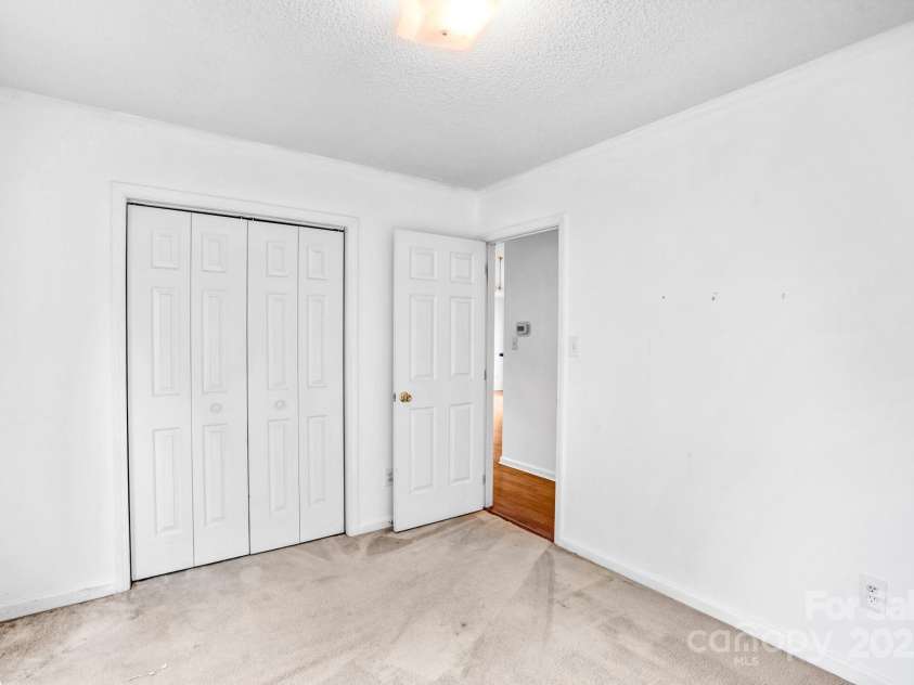 8901 English Saddle Lane, Charlotte, NC 28273.  MLS# CAR4261455, YatesRealty ID 28580. 