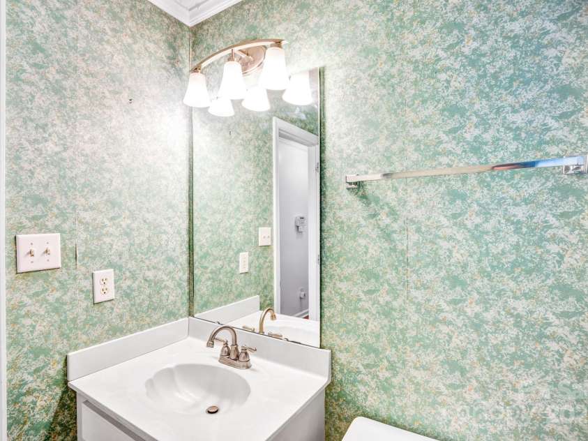 8901 English Saddle Lane, Charlotte, NC 28273.  MLS# CAR4261455, YatesRealty ID 28580. 
