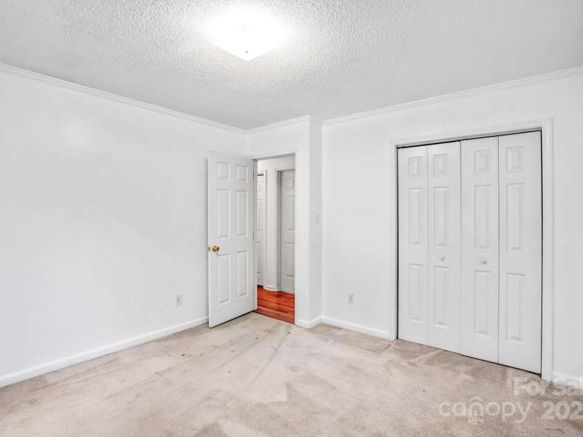 8901 English Saddle Lane, Charlotte, NC 28273.  MLS# CAR4261455, YatesRealty ID 28580. 