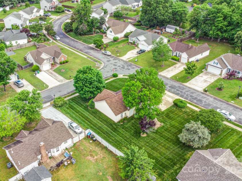 8901 English Saddle Lane, Charlotte, NC 28273.  MLS# CAR4261455, YatesRealty ID 28580. 