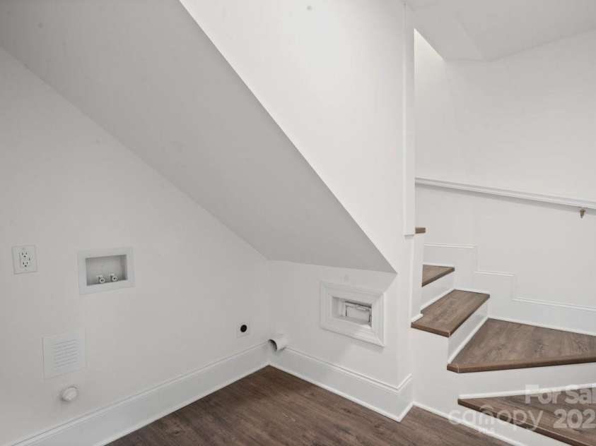 225 Lee Street, Mount Holly, NC 28120.  MLS# CAR4313791, YatesRealty ID 28581. 