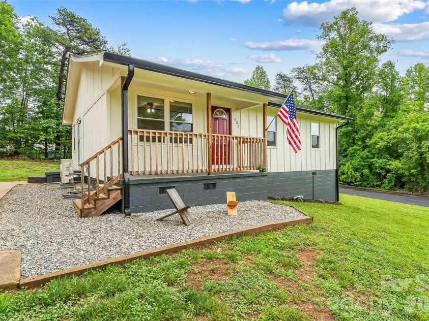 825 Creek Road, Nebo, NC 28761.  MLS# CAR4386618, YatesRealty ID 28582. 
