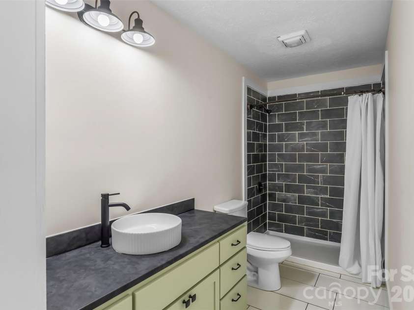 825 Creek Road, Nebo, NC 28761.  MLS# CAR4386618, YatesRealty ID 28582. 