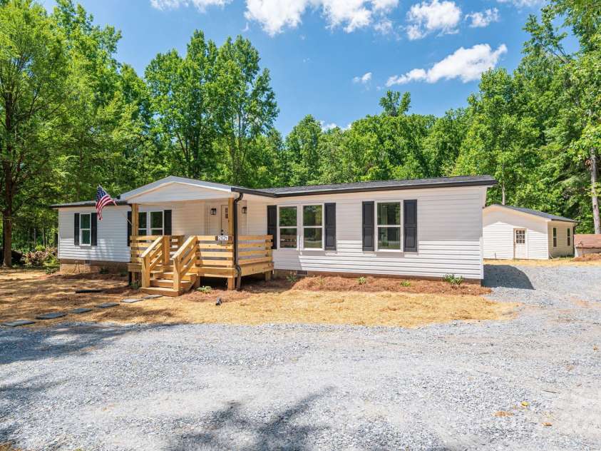 2824 Nickey Sharts Road, Shelby, NC 28150.  MLS# CAR4281966, YatesRealty ID 28583. 