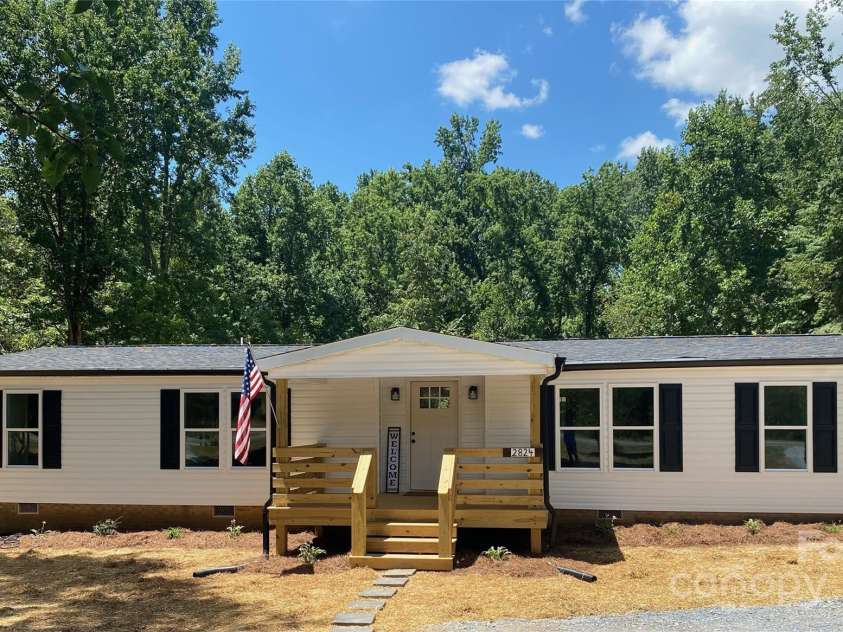 2824 Nickey Sharts Road, Shelby, NC 28150.  MLS# CAR4281966, YatesRealty ID 28583. Front of House