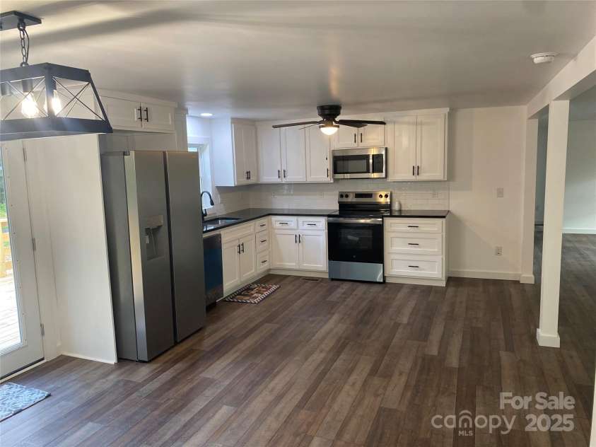 2824 Nickey Sharts Road, Shelby, NC 28150.  MLS# CAR4281966, YatesRealty ID 28583. Kitchen