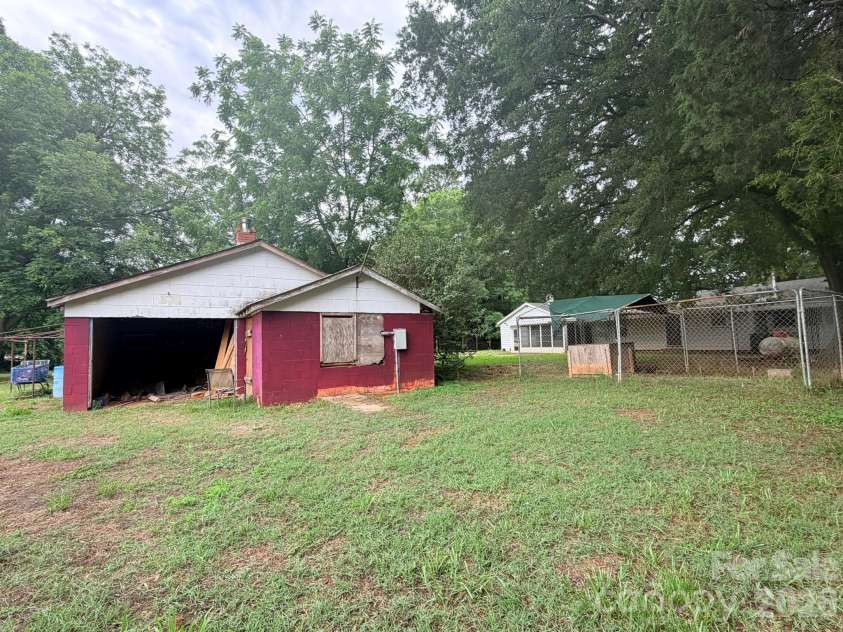 2940 Shue Road, Salisbury, NC 28147.  MLS# CAR4389370, YatesRealty ID 28583. 