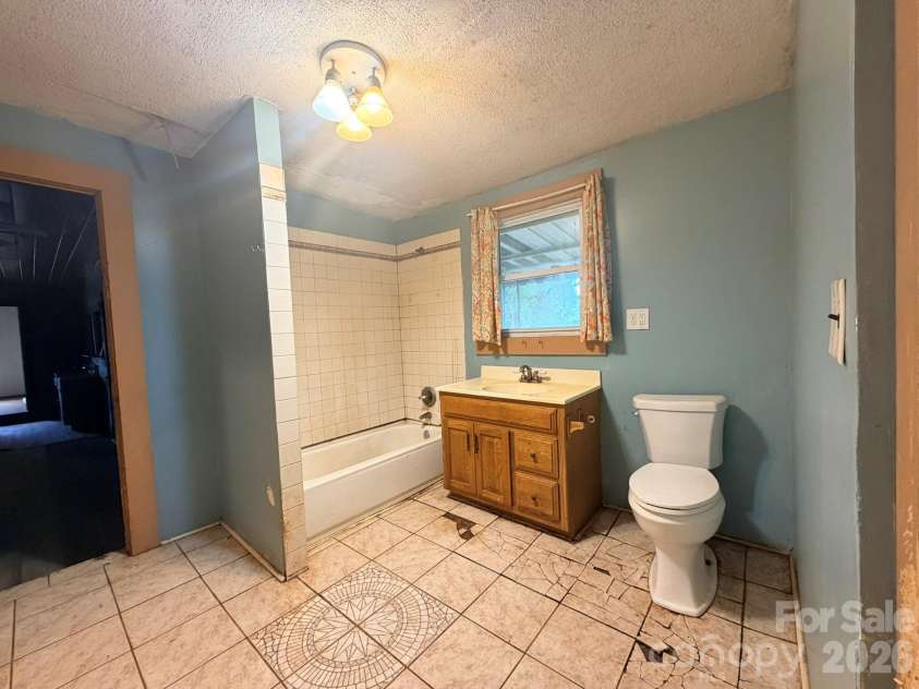 2940 Shue Road, Salisbury, NC 28147.  MLS# CAR4389370, YatesRealty ID 28583. Full bath