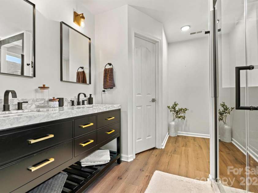 136 Bluffton Road, Mooresville, NC 28115.  MLS# CAR4270872, YatesRealty ID 28584. Master Bathroom