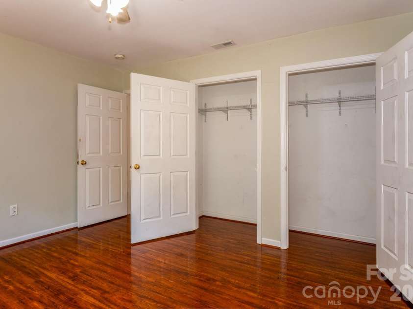 515 Carrington Place, Arden, NC 28704.  MLS# CAR4383772, YatesRealty ID 28586. 