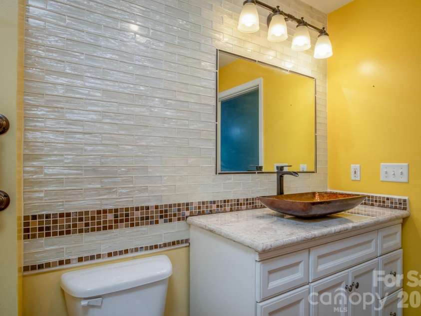 515 Carrington Place, Arden, NC 28704.  MLS# CAR4383772, YatesRealty ID 28586. 