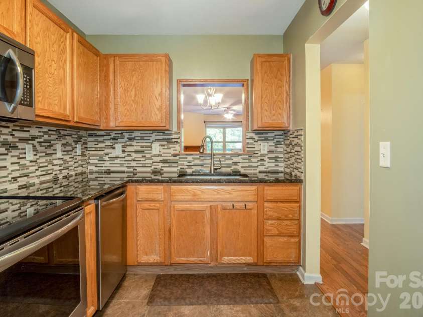 515 Carrington Place, Arden, NC 28704.  MLS# CAR4383772, YatesRealty ID 28586. 