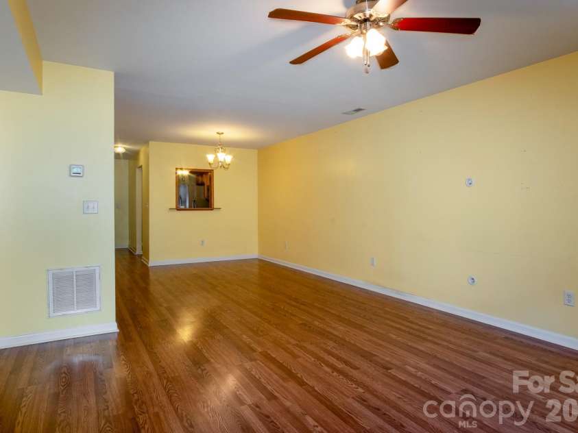 515 Carrington Place, Arden, NC 28704.  MLS# CAR4383772, YatesRealty ID 28586. 