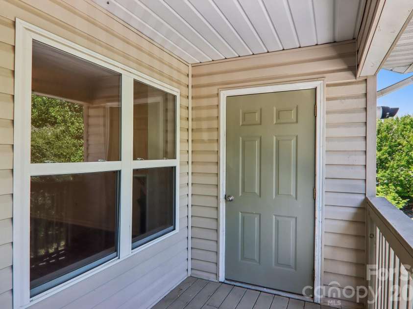 515 Carrington Place, Arden, NC 28704.  MLS# CAR4383772, YatesRealty ID 28586. 