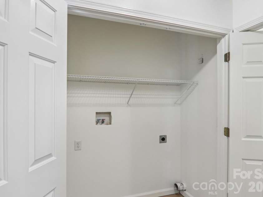 515 Carrington Place, Arden, NC 28704.  MLS# CAR4383772, YatesRealty ID 28586. Laundry