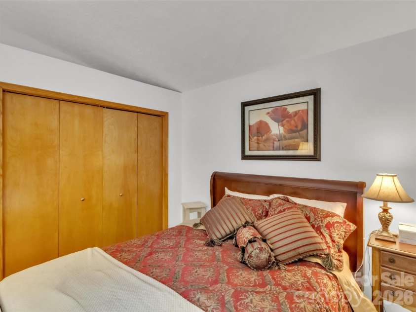 33 Buttercup Place, Maggie Valley, NC 28751.  MLS# CAR4389398, YatesRealty ID 28587. 