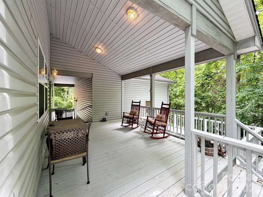 33 Buttercup Place, Maggie Valley, NC 28751.  MLS# CAR4389398, YatesRealty ID 28587. 
