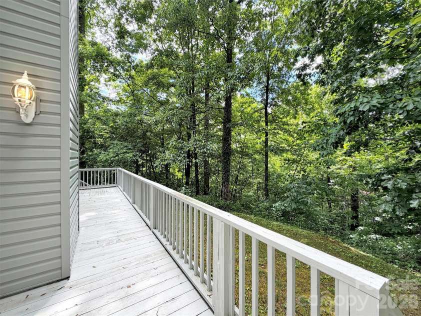 33 Buttercup Place, Maggie Valley, NC 28751.  MLS# CAR4389398, YatesRealty ID 28587. 