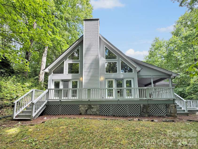 33 Buttercup Place, Maggie Valley, NC 28751.  MLS# CAR4389398, YatesRealty ID 28587. 