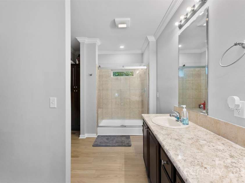 10715 Paxtons Place, Davidson, NC 28036.  MLS# CAR4283419, YatesRealty ID 28588. Master Bathroom