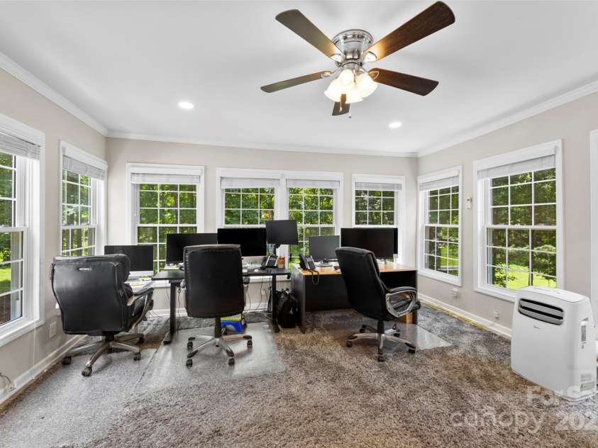 10715 Paxtons Place, Davidson, NC 28036.  MLS# CAR4283419, YatesRealty ID 28588. Sun Room 2