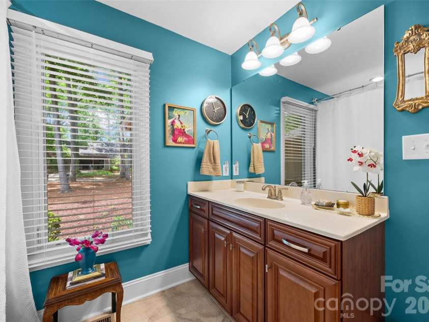 6 Honeysuckle Woods, Lake Wylie, SC 29710.  MLS# CAR4383785, YatesRealty ID 28590. Bathroom 2