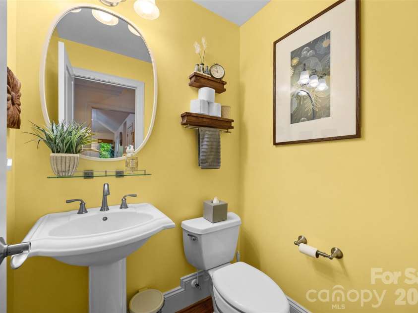 6 Honeysuckle Woods, Lake Wylie, SC 29710.  MLS# CAR4383785, YatesRealty ID 28590. Half bath for visitors