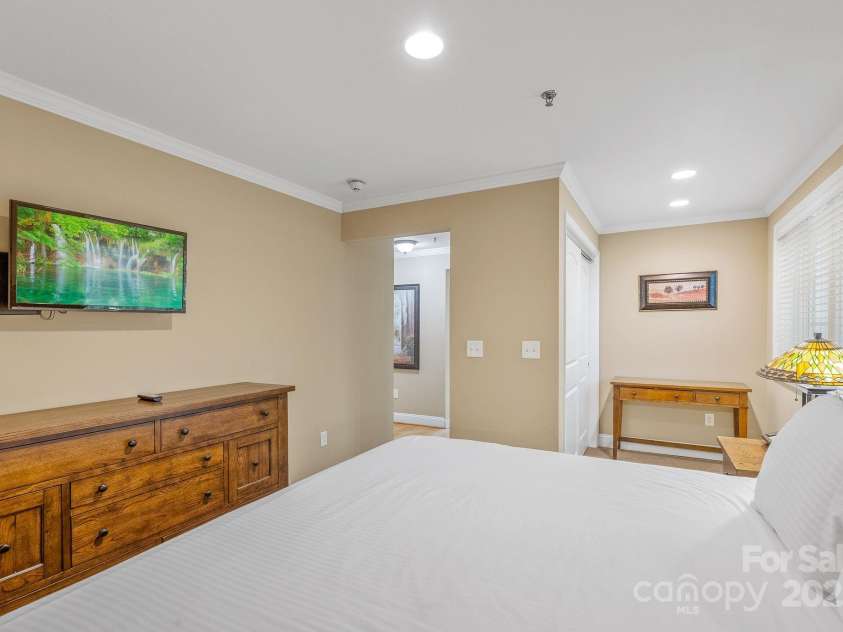 111 Bowling Park Road, Asheville, NC 28803.  MLS# CAR4280920, YatesRealty ID 28591. 