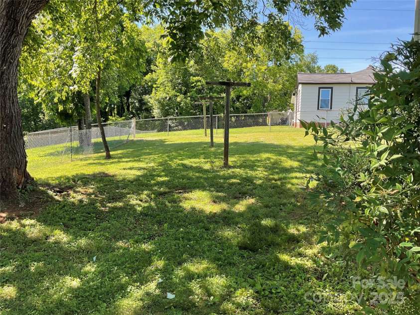 2138 Haven Circle, Lenoir, NC 28645.  MLS# CAR4263918, YatesRealty ID 28592. Backyard