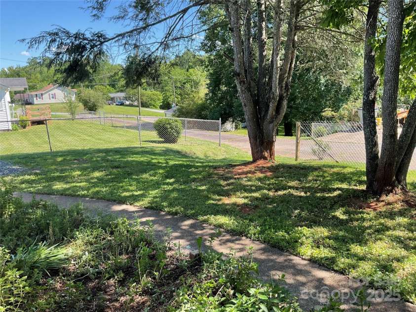 2138 Haven Circle, Lenoir, NC 28645.  MLS# CAR4263918, YatesRealty ID 28592. Backyard