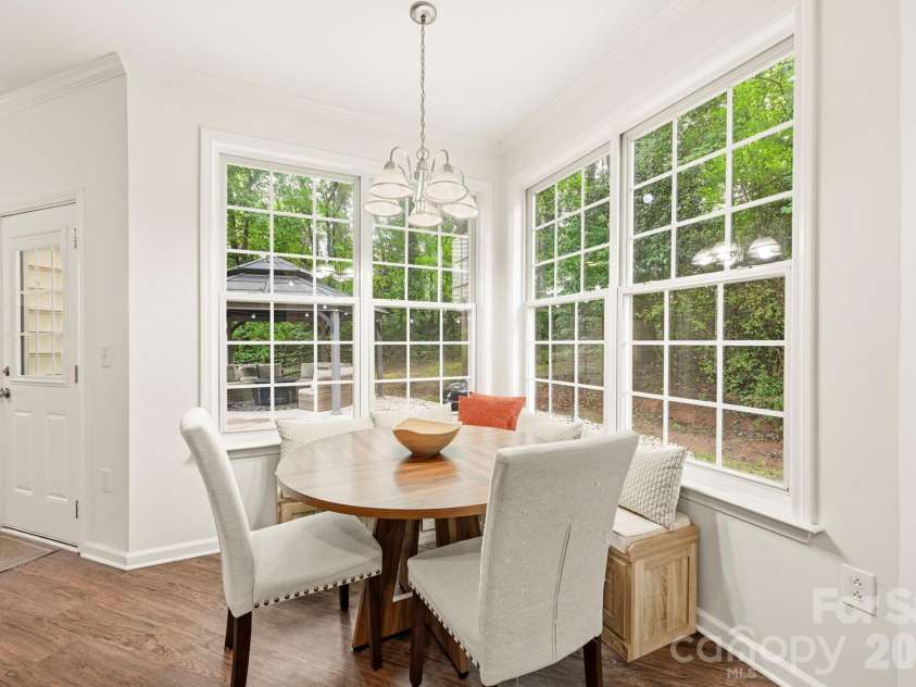 4902 Windchase Lane, Charlotte, NC 28269.  MLS# CAR4389569, YatesRealty ID 28592. Breakfast Nook