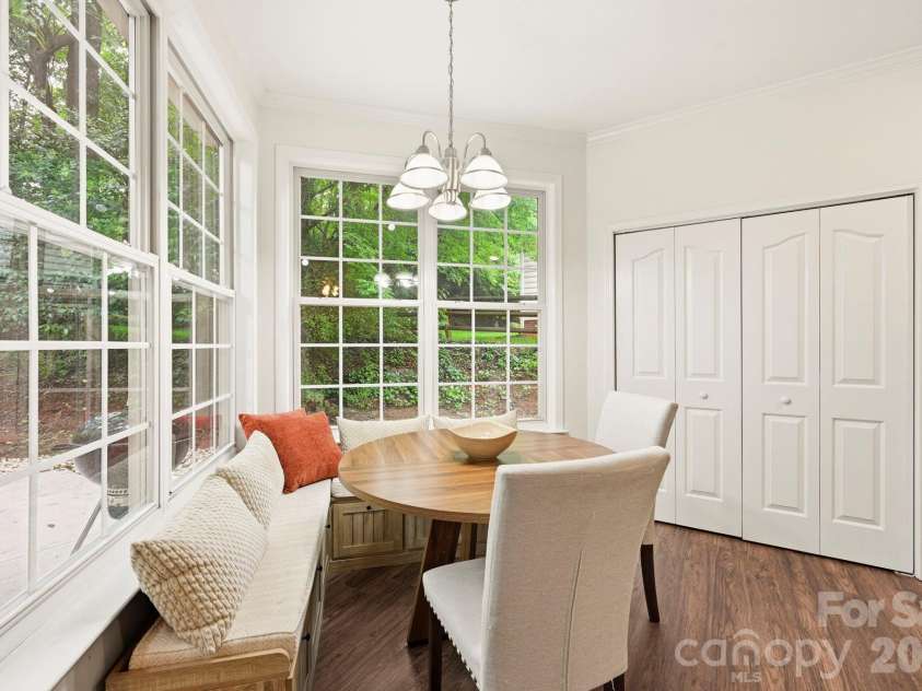 4902 Windchase Lane, Charlotte, NC 28269.  MLS# CAR4389569, YatesRealty ID 28592. Breakfast Nook