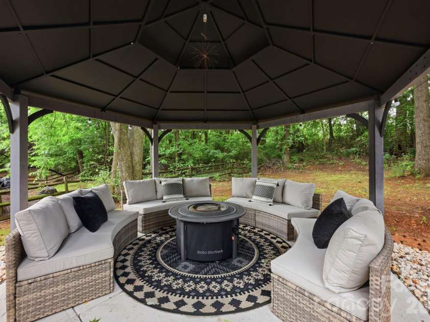 4902 Windchase Lane, Charlotte, NC 28269.  MLS# CAR4389569, YatesRealty ID 28592. Gazebo