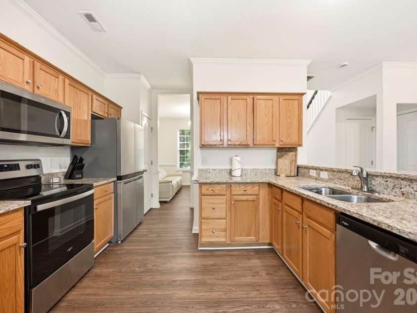 4902 Windchase Lane, Charlotte, NC 28269.  MLS# CAR4389569, YatesRealty ID 28592. Kitchen