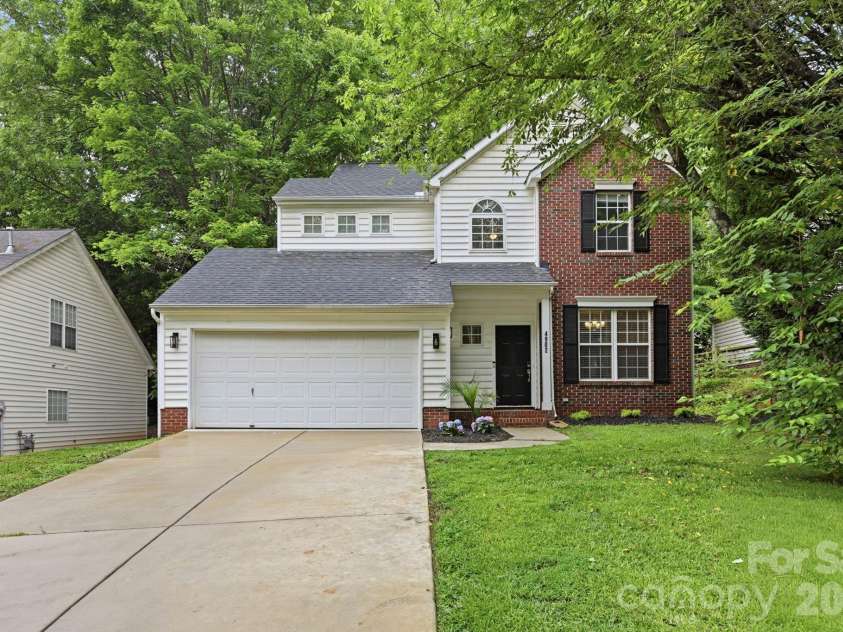 4902 Windchase Lane, Charlotte, NC 28269.  MLS# CAR4389569, YatesRealty ID 28592. Welcome Home!