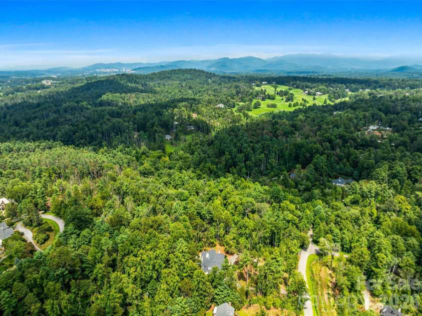 4 Cedar Hill Drive, Asheville, NC 28803.  MLS# CAR4390300, YatesRealty ID 28593. 