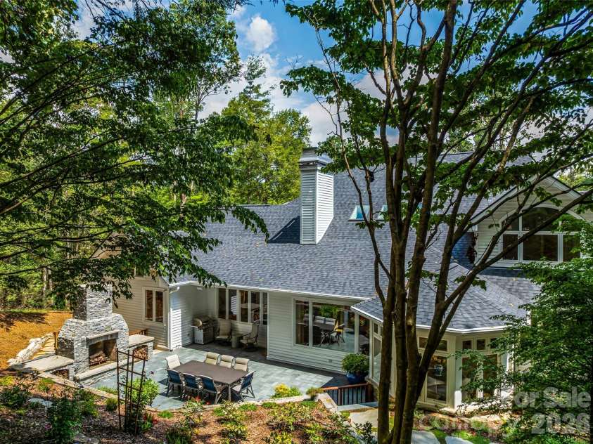 4 Cedar Hill Drive, Asheville, NC 28803.  MLS# CAR4390300, YatesRealty ID 28593. 