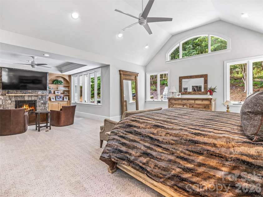 4 Cedar Hill Drive, Asheville, NC 28803.  MLS# CAR4390300, YatesRealty ID 28593. 