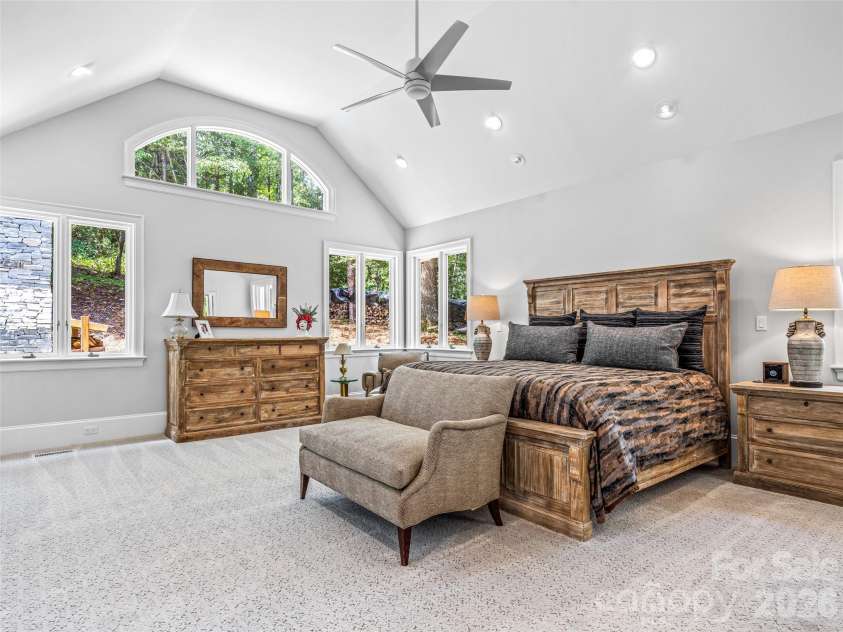 4 Cedar Hill Drive, Asheville, NC 28803.  MLS# CAR4390300, YatesRealty ID 28593. 