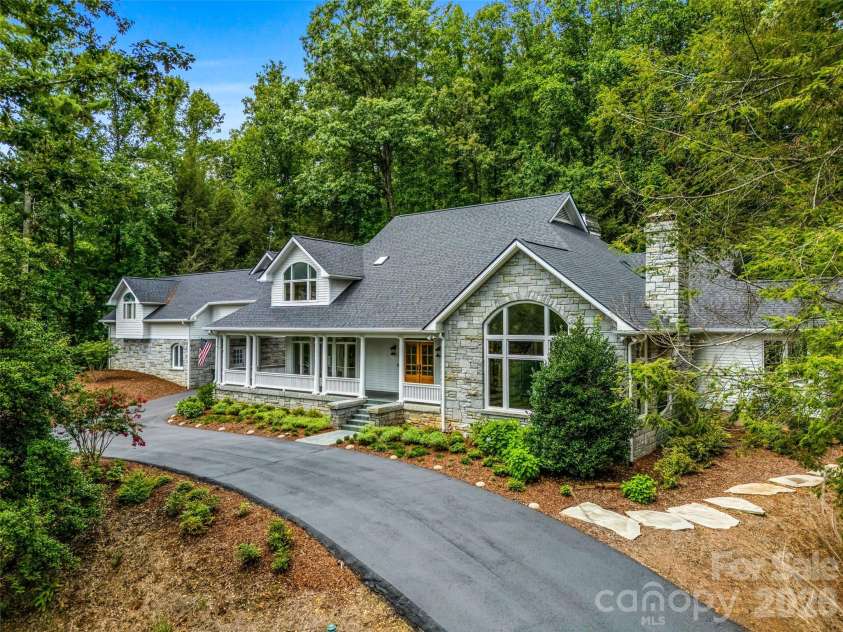 4 Cedar Hill Drive, Asheville, NC 28803.  MLS# CAR4390300, YatesRealty ID 28593. 