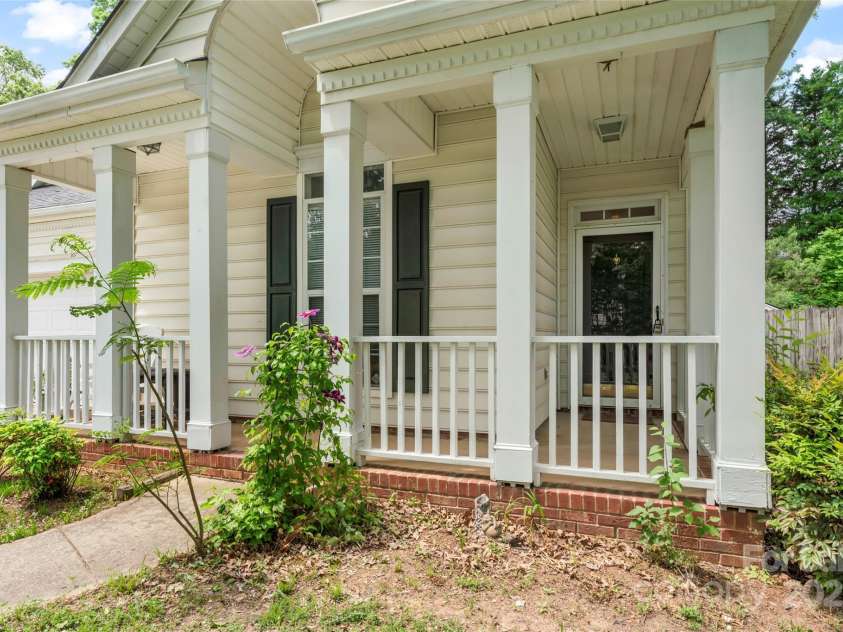 11913 Little Stoney Court, Charlotte, NC 28269.  MLS# CAR4249051, YatesRealty ID 28594. Front