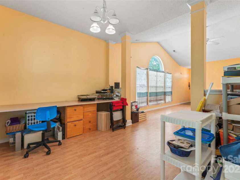11913 Little Stoney Court, Charlotte, NC 28269.  MLS# CAR4249051, YatesRealty ID 28594. Great Room
