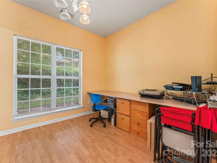 11913 Little Stoney Court, Charlotte, NC 28269.  MLS# CAR4249051, YatesRealty ID 28594. Great Room