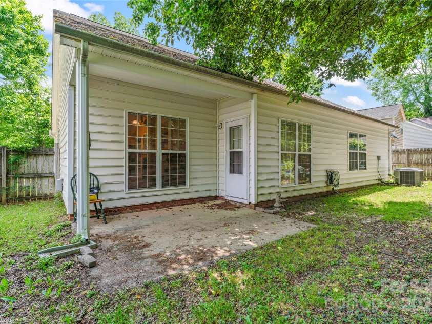 11913 Little Stoney Court, Charlotte, NC 28269.  MLS# CAR4249051, YatesRealty ID 28594. Rear