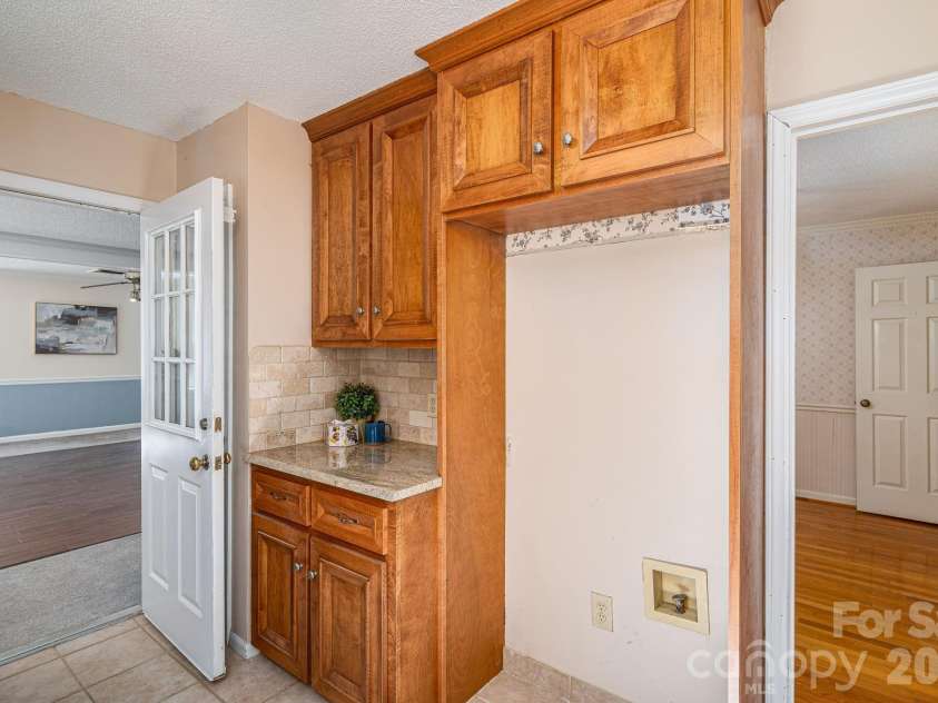 2302 Lowell Bethesda Road, Gastonia, NC 28056.  MLS# CAR4390007, YatesRealty ID 28594. 